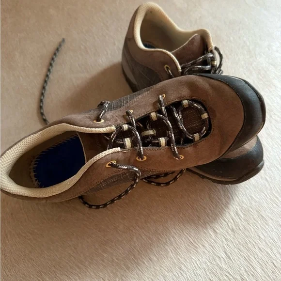 Patagonia Brown Hiking Shoes - Picture 8 of 12